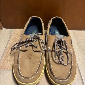 Classic Tan Boat Shoes for Men by Land Rover size 12